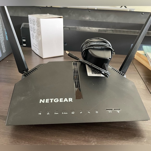 Netgear cable modem & wifi combo - Picture 3 of 3